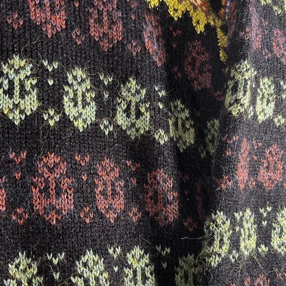 Vintage women's black multicolor striped patterned pastel cottage knit sweater - Picture 3 of 6